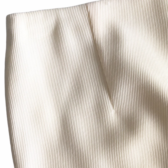 Valentino 𑁍 Rose Lace Wool Pencil Back Slit Knee Length Skirt 𑁍 Winter White 4 - Picture 6 of 16